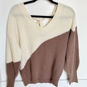 Elegant V-Neck Sweater in Cream and Brown